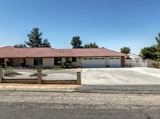 19185 Red Feather Rd, Apple Valley, CA 92307