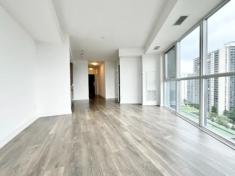 159 Wellesley St E #1204 — Photo 4