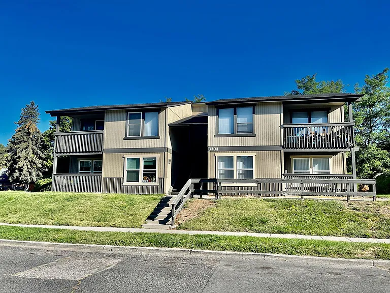3304 N Lincoln St — Photo 2