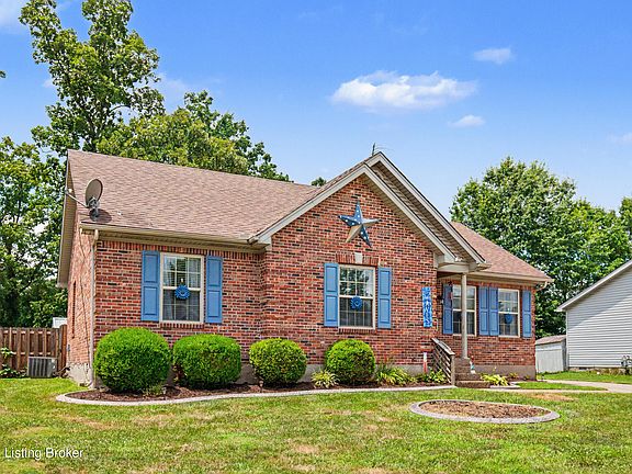4th image of 585 River Oaks Dr