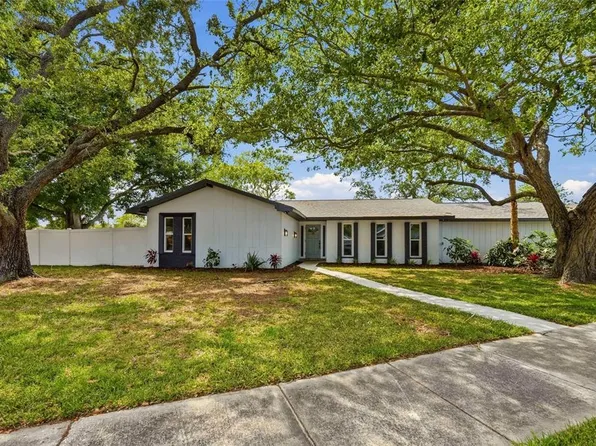 9516 Merrimoor Blvd, Seminole, FL 33777