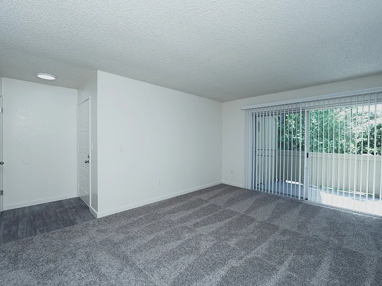 Foxworth Apartments — Photo 11