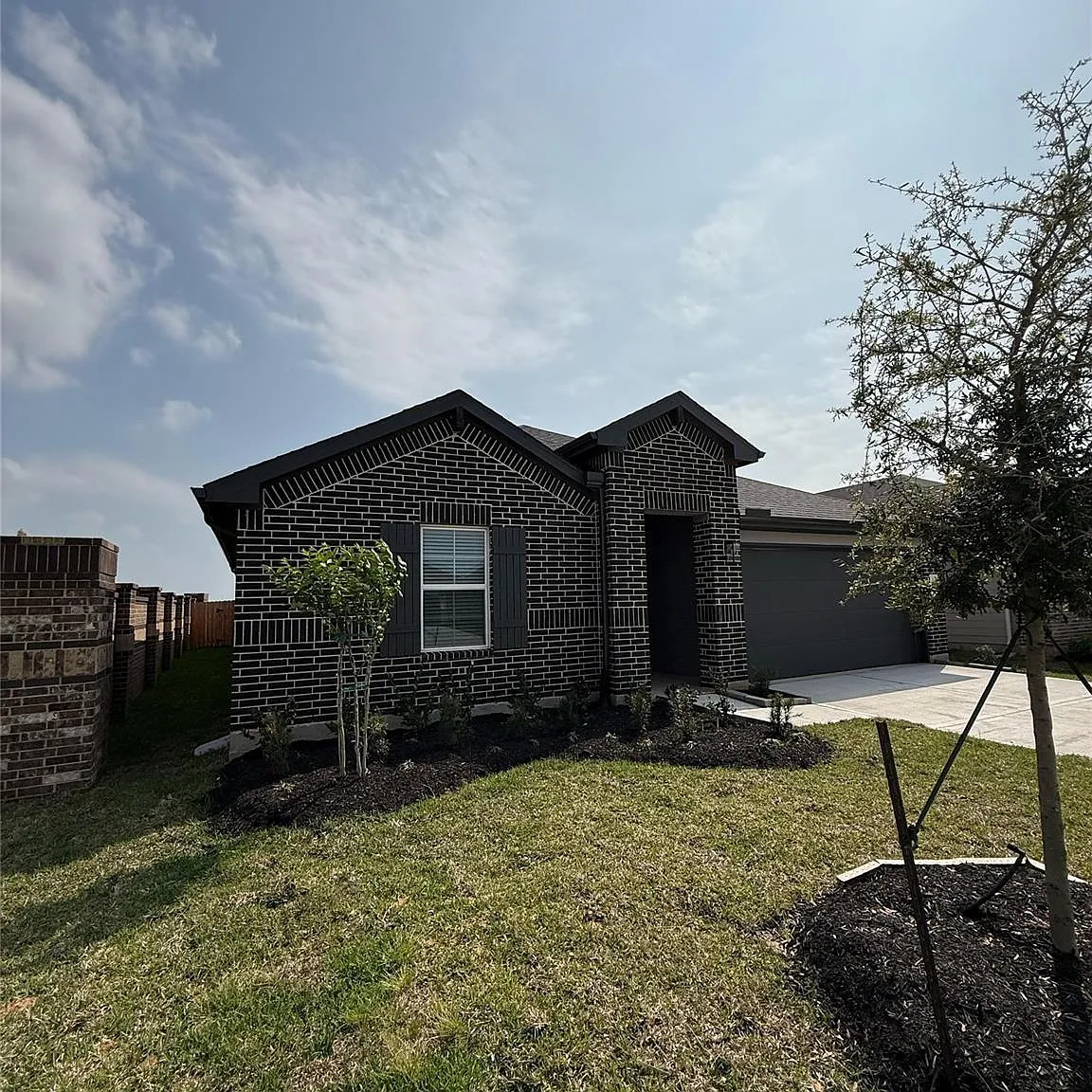 4 bed, 2.0 bath, 2031 sqft, $2,375 — Photo 3