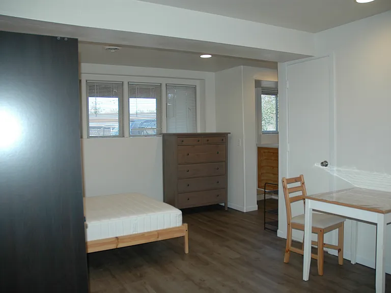 SE 38th Pl — Photo 13