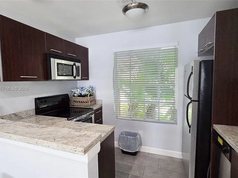 832 NW 92nd Ave #932