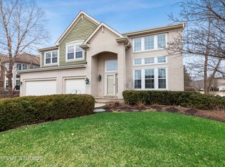 562 Quaker Ridge Ct, Vernon Hills, IL 60061