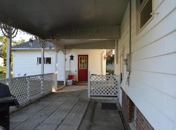 3rd image of 120 Maple St