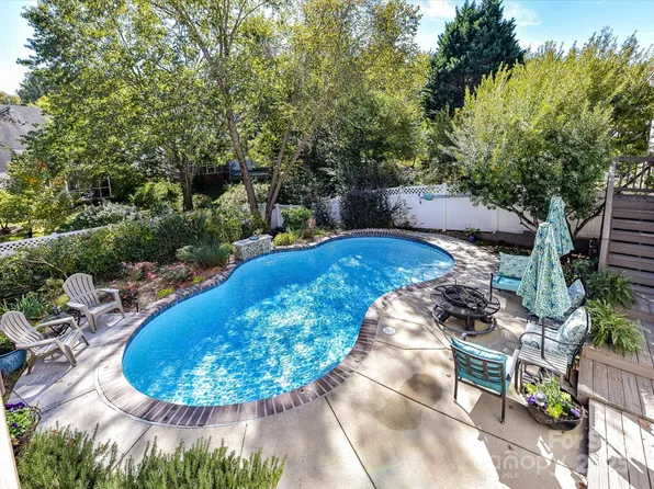 238 Fairview Ln, Davidson, NC 28036