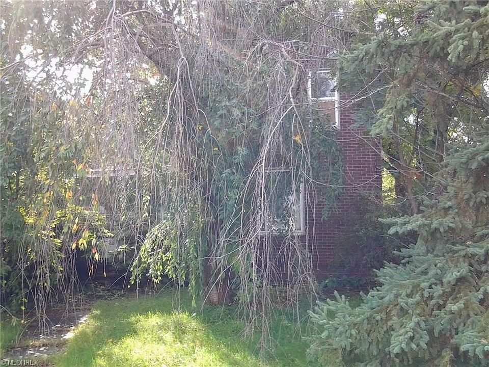 2nd image of 432 E Main St #85