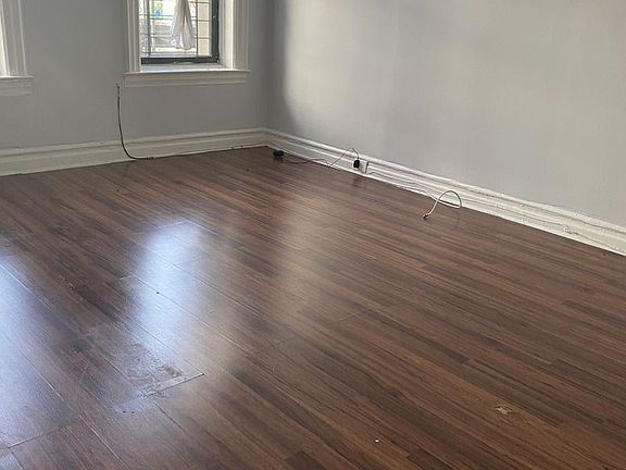 3rd image of 215 Sterling St #14