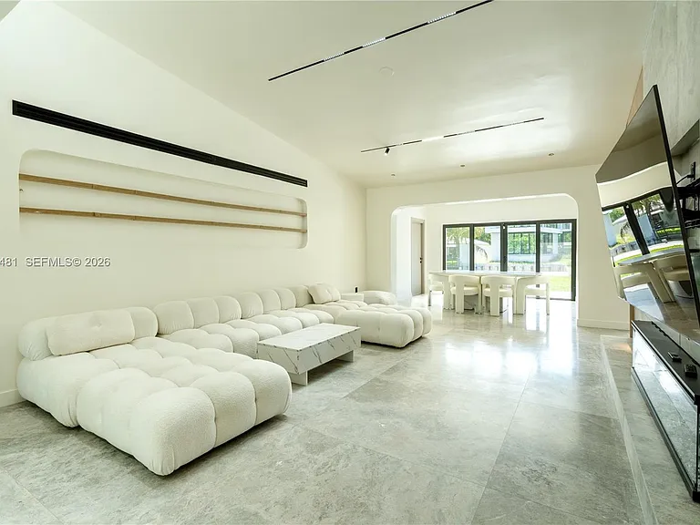 7850 Hawthorne Ave — Photo 30