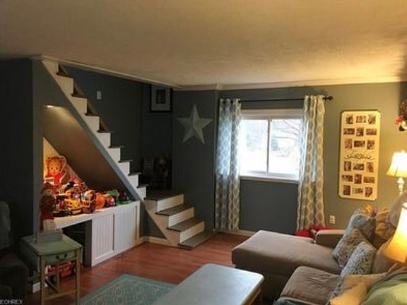 Living room/staircase