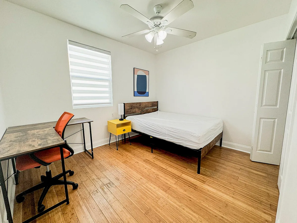 Room 43 - Eagle St