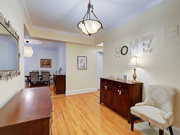 4th image of 117 Park Ln S #A3h
