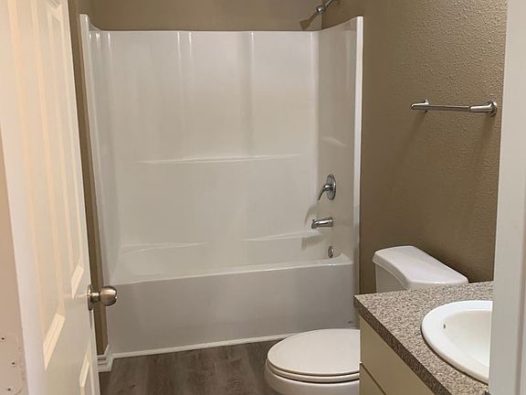 4th image of 121 W Lagrange St Unit 23