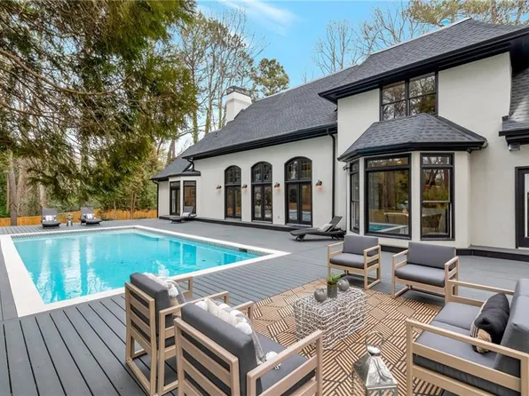 5330 N Powers Ferry Rd, Sandy Springs, GA 30327