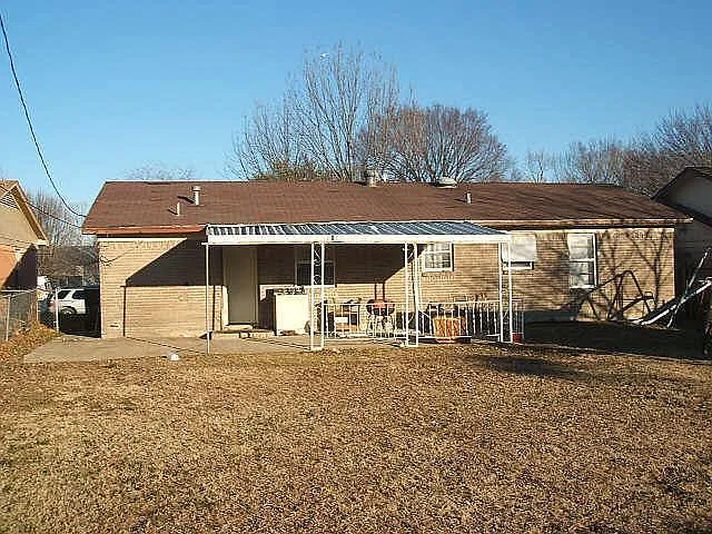 Beautiful 3 Bedroom 2 Bathroom in Garland! — Photo 2