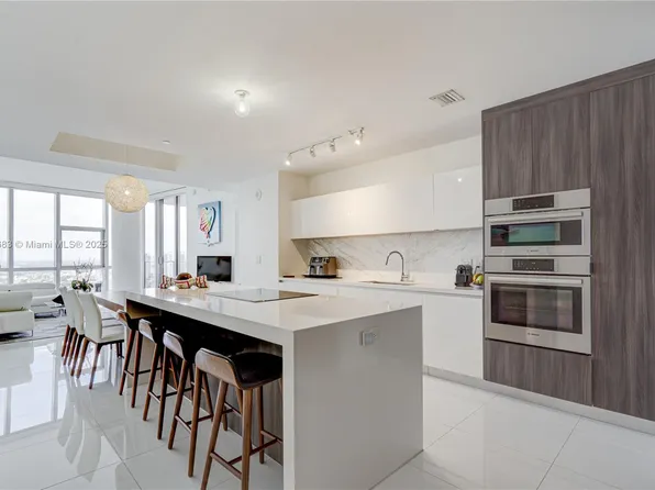 851 NE 1st Ave #2901, Miami, FL 33132