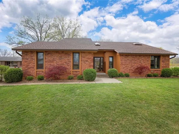 2800 S Mohican Ave, Independence, MO 64057