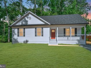 405 Cedar Ln, Colonial Beach, VA 22443
