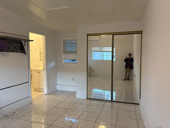 5th image of 9841 Harriet Ln