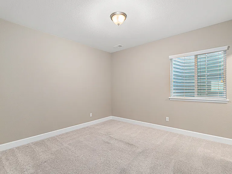 7287 Greenwater Cir — Photo 8