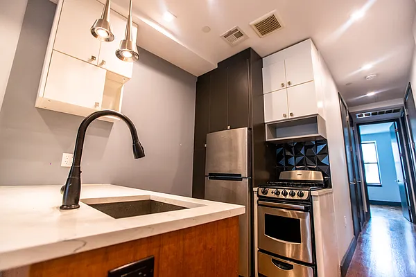 Rented by null | media 32