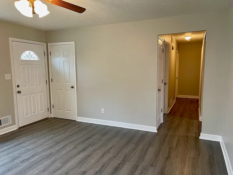 9019 Brandywyne Dr — Photo 6