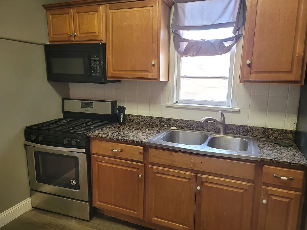 3 bed, 2.0 bath, 1092 sqft, $1,395 — Photo 4