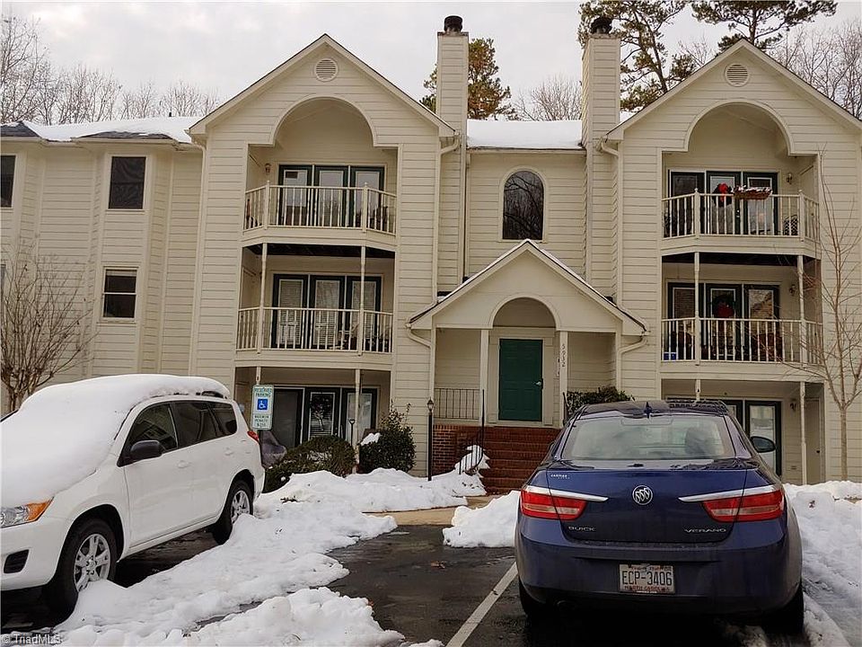 1st image of 5932 W Friendly Ave Unit B