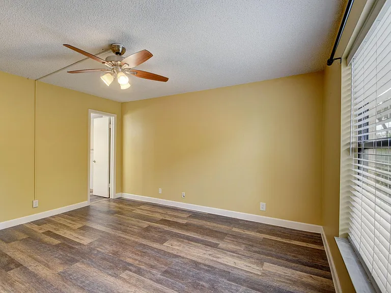 890 N Federal Hwy #103 — Photo 19