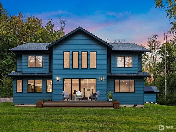 3rd image of 2788 Douglas Road