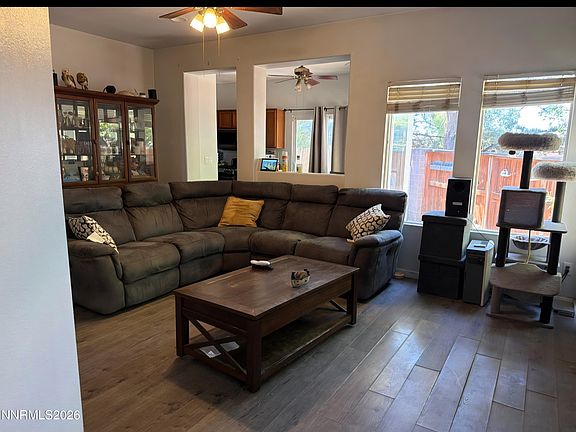 4th image of 1015 Desert Peach Ct