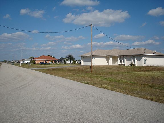 5th image of 1225 NE Juanita Pl
