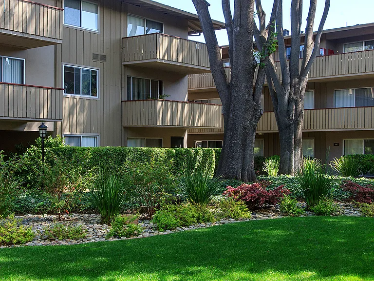 Stanford Villa — Photo 11
