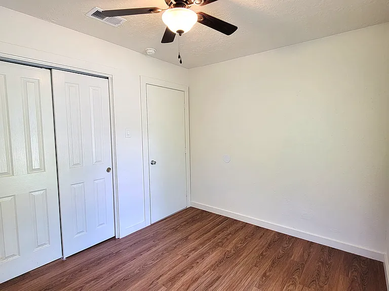 2100 Hill Top Ct #1 — Photo 30