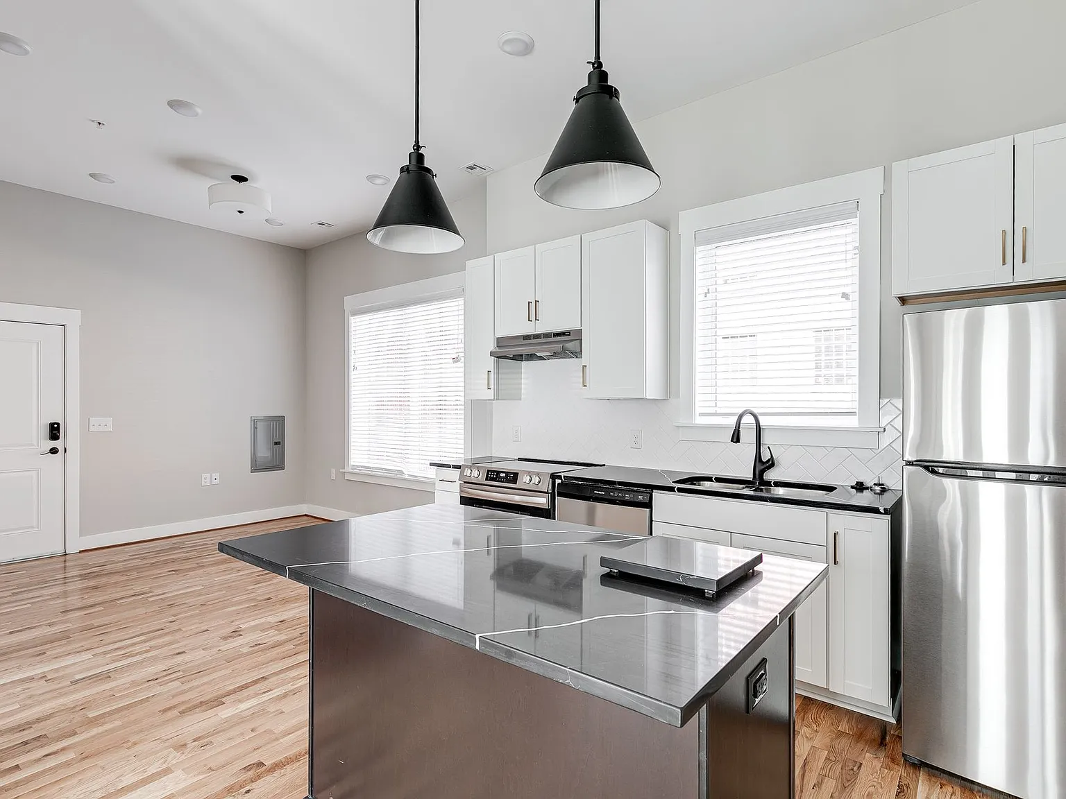 1421 Bainbridge Street — Photo 4