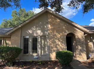 2923 Colonial Dr, Sugar Land, TX 77479