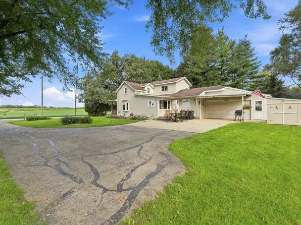 882 Taylor Ln, Stoughton, WI 53589
