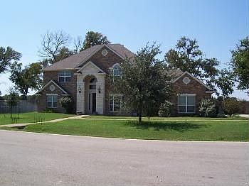 1st image of 3613 Valley Park Dr