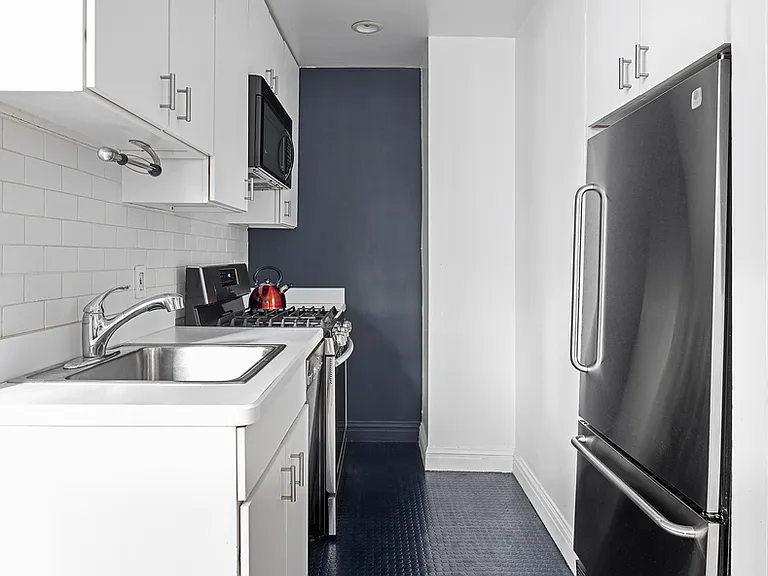 4 Lexington Ave #8H — Photo 6