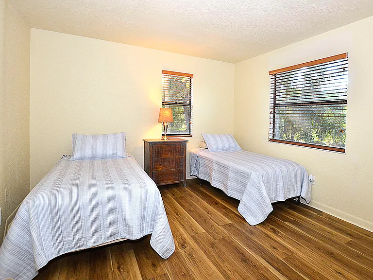 1135 3rd Ave #101 — Photo 7