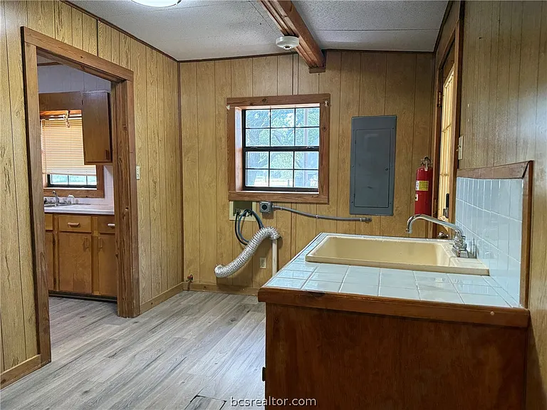 9581 Valley View Dr — Photo 11