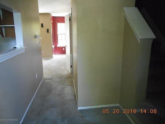 3rd image of 1102 Arlington Dr #2