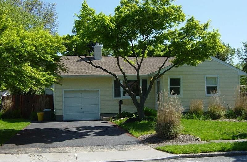 1st image of 23 Gainsboro Ln