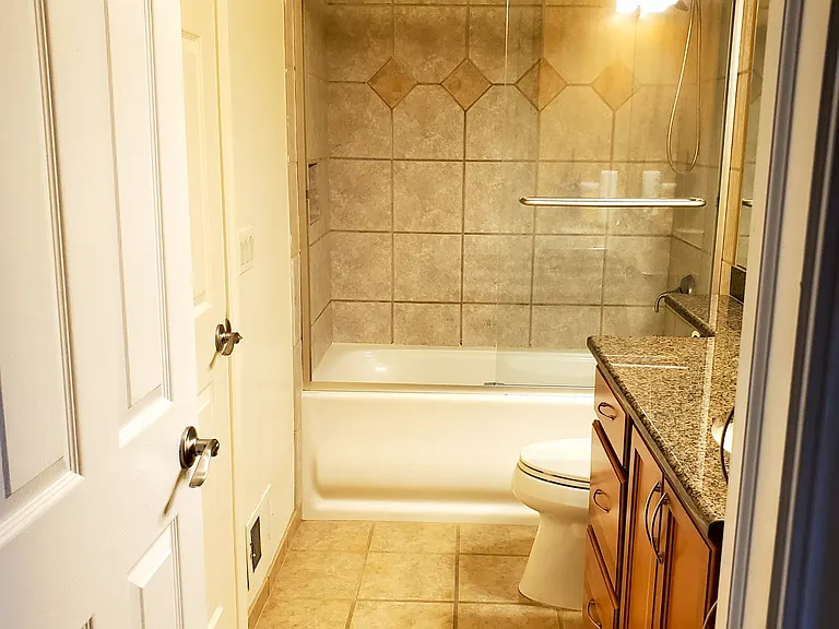 1043 Olson Ave — Photo 9