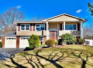 38 Cornell Pl, Manalapan, NJ 07726