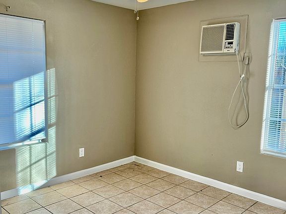 4th image of 422 Beryl Dr