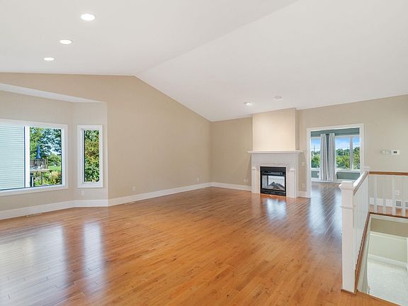 4th image of 251 Sandahlwood Cir