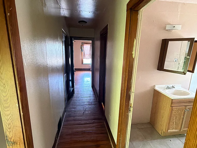 2120 Saint Louis Ave — Photo 10
